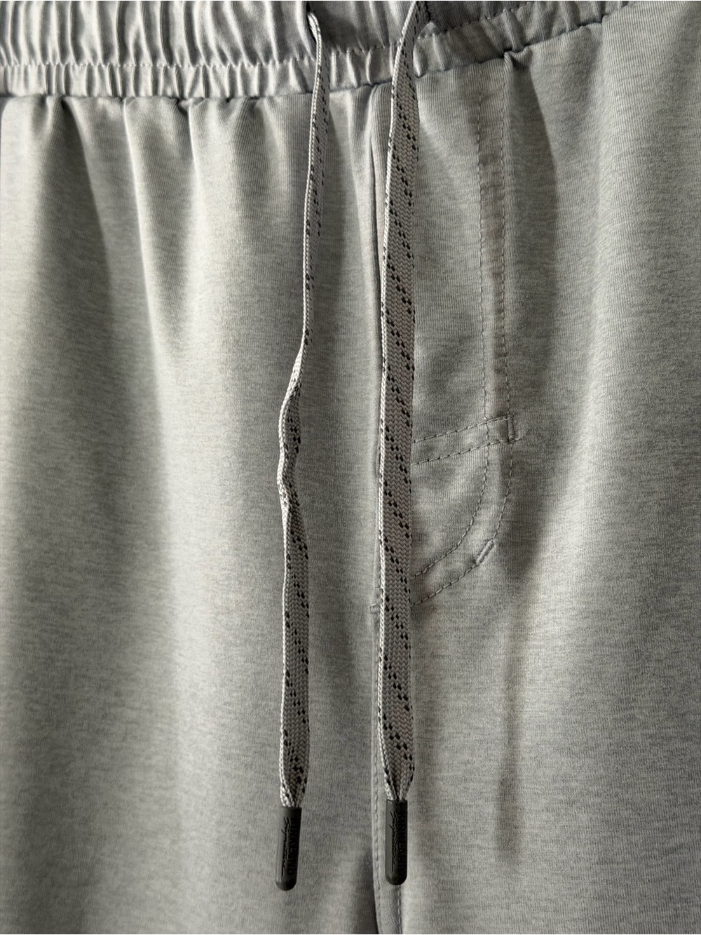 Kirkland Signature Silver-Gray Performance Joggers - Picture 3 of 8